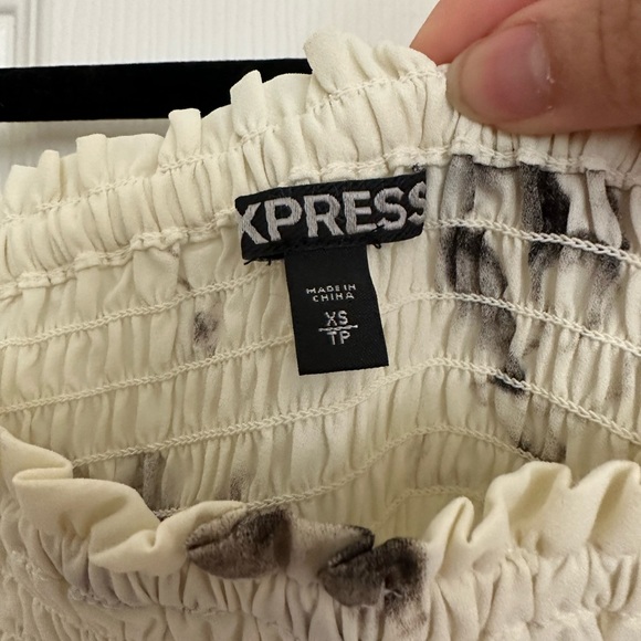 Express Off the Shoulder Floral Smocked Long Sleeve Top - Picture 5 of 5